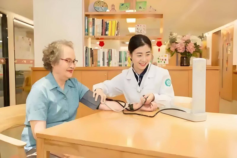 健康管理师的工作内容广泛，涵盖了预防保健、健康监测等多个领域。